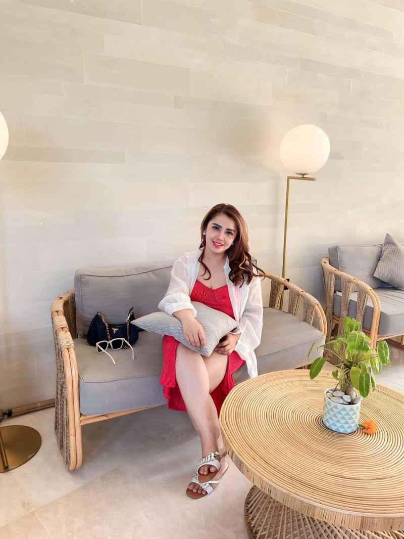 Anaelle - mature companion