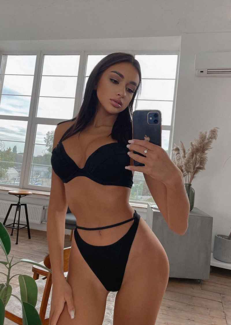Talia - open minded