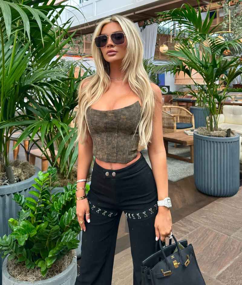 Esme - outcall available