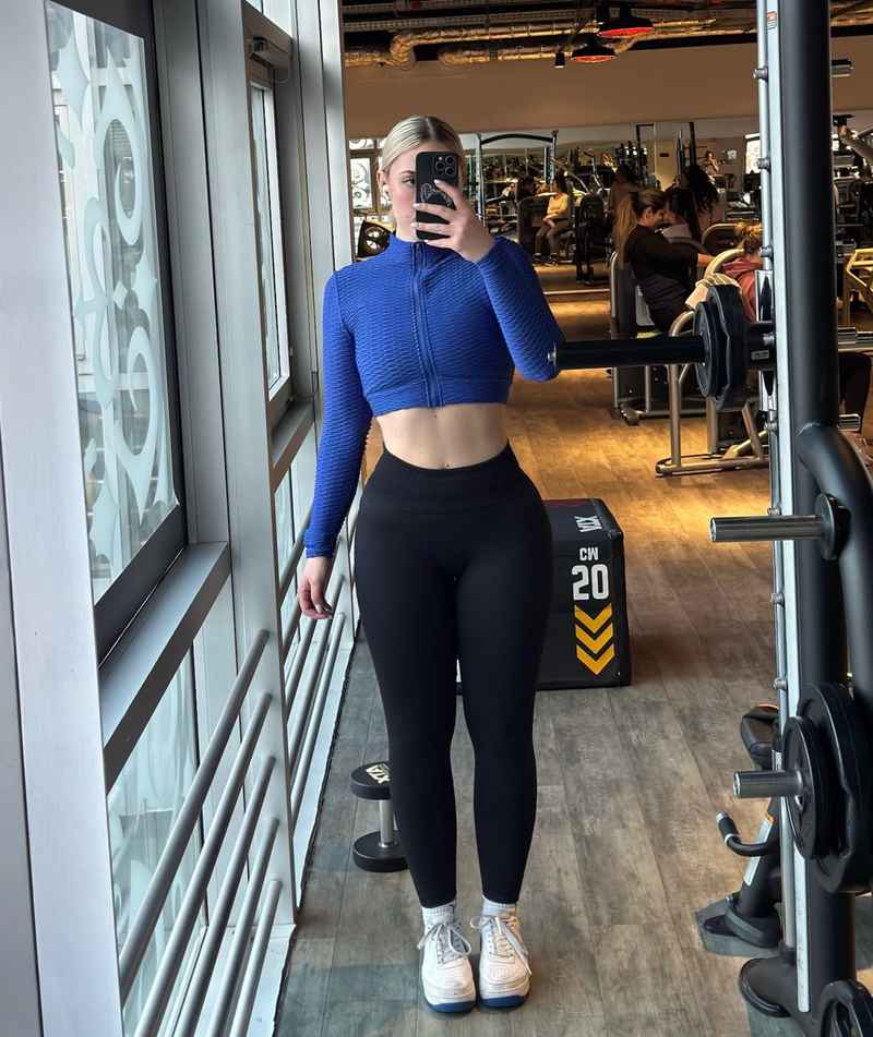 Nicole - blonde