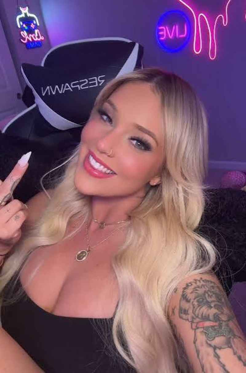 Stephanie - petite