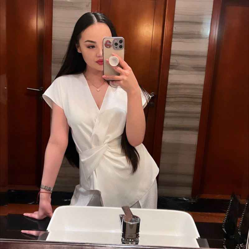 Saoirse - mature companion