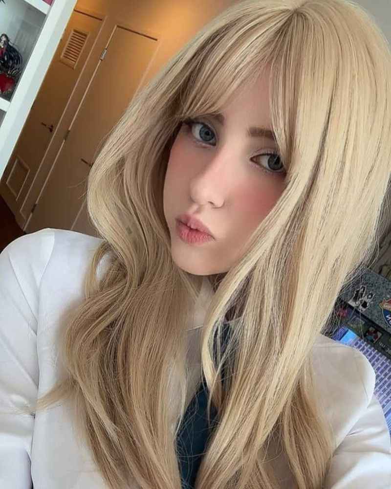 Emma - brunette