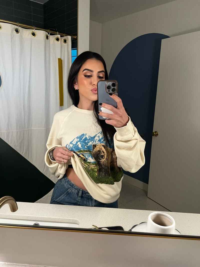 Corinne - open minded