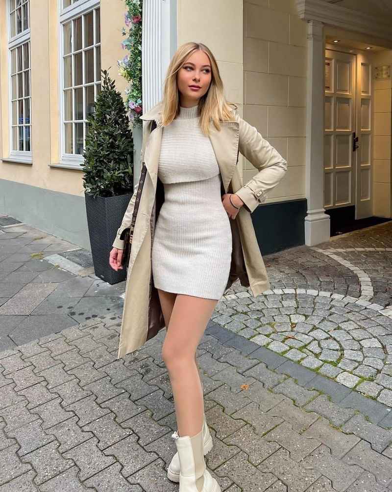 Amelia - mature companion