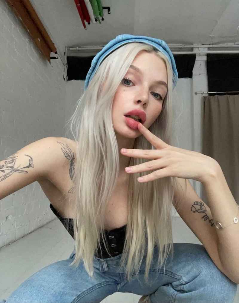 Kateri - party girl