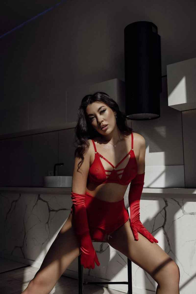 Janine - new in town