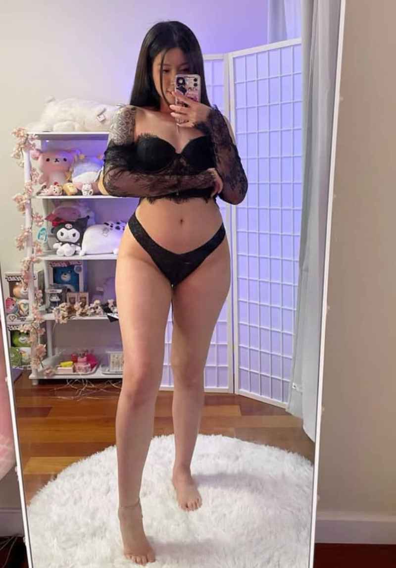 Wendy - mature companion