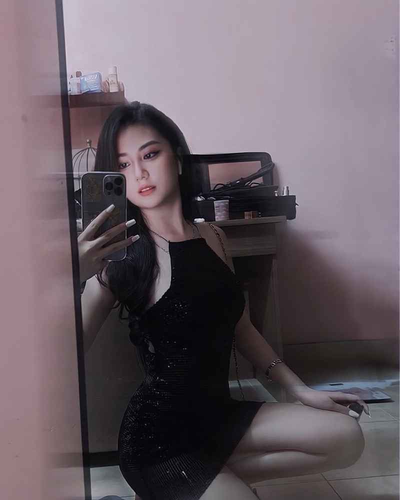 Melissa - curvy