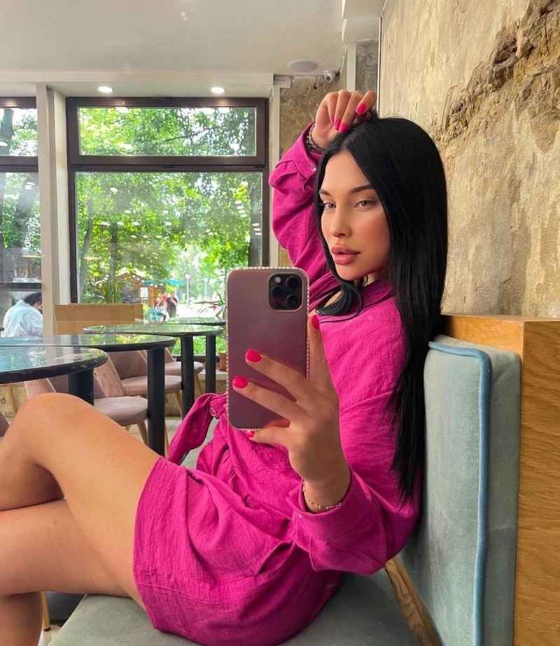 Salome - brunette