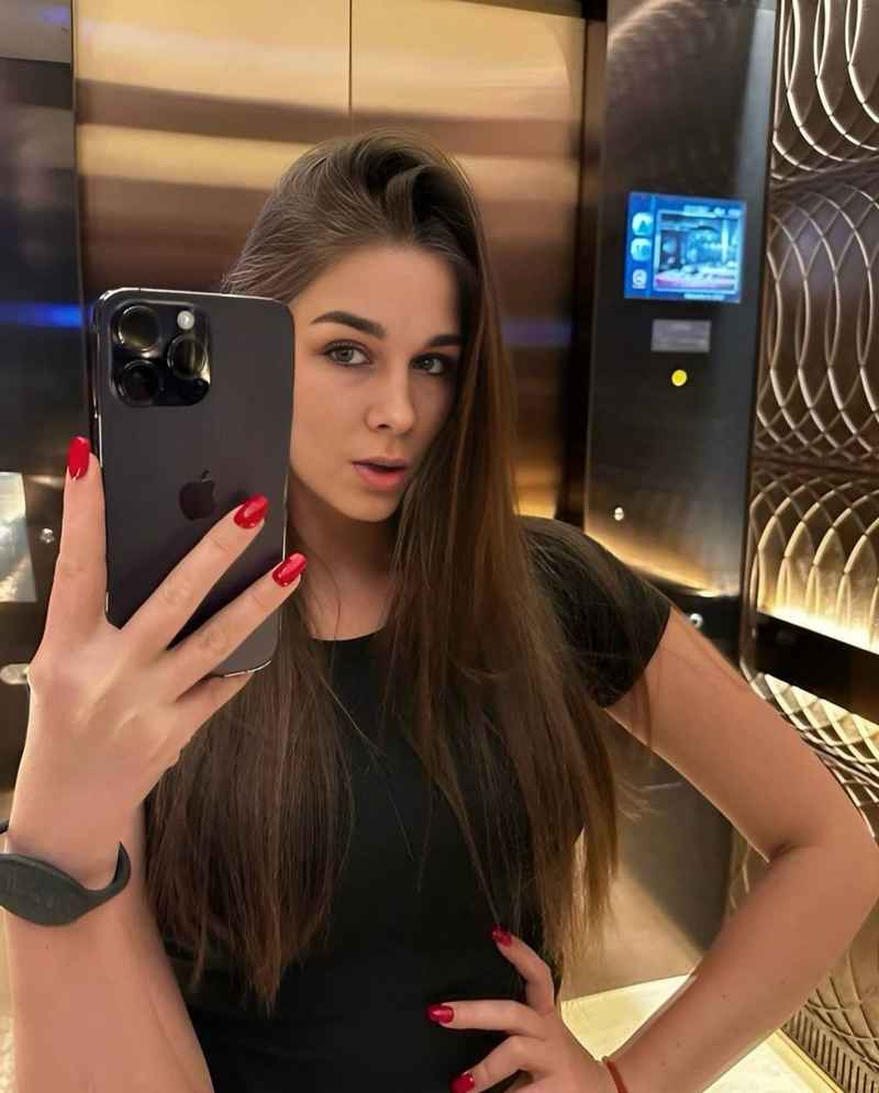 Janine - party girl