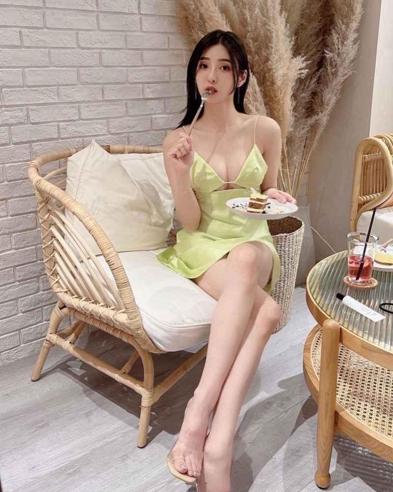 Josephine - mature companion