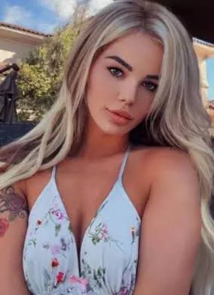 Kerri - independent companion