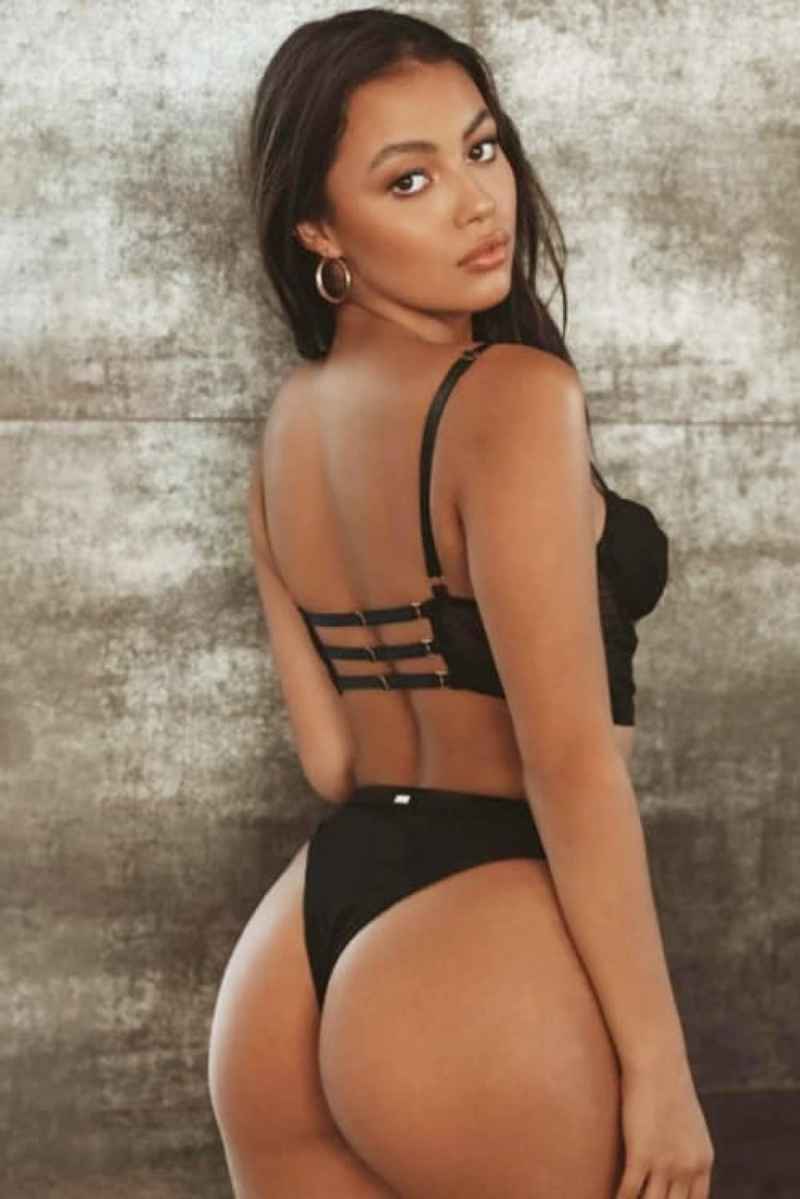Fiona - brunette
