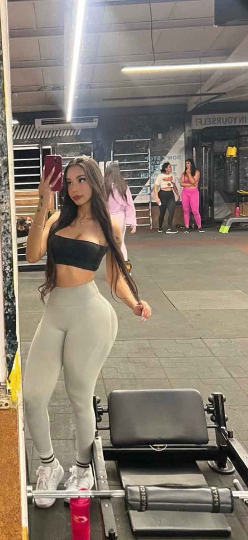 Veronique - open minded