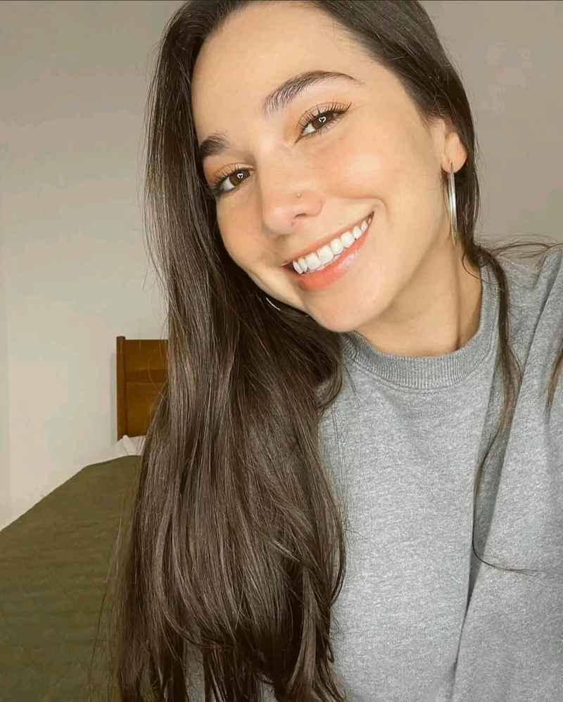 Anaelle - local girl