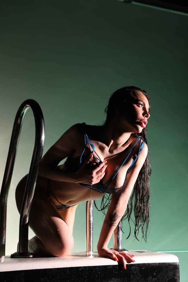 Siobhan - independent companion