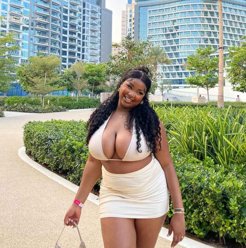 Helene - independent companion