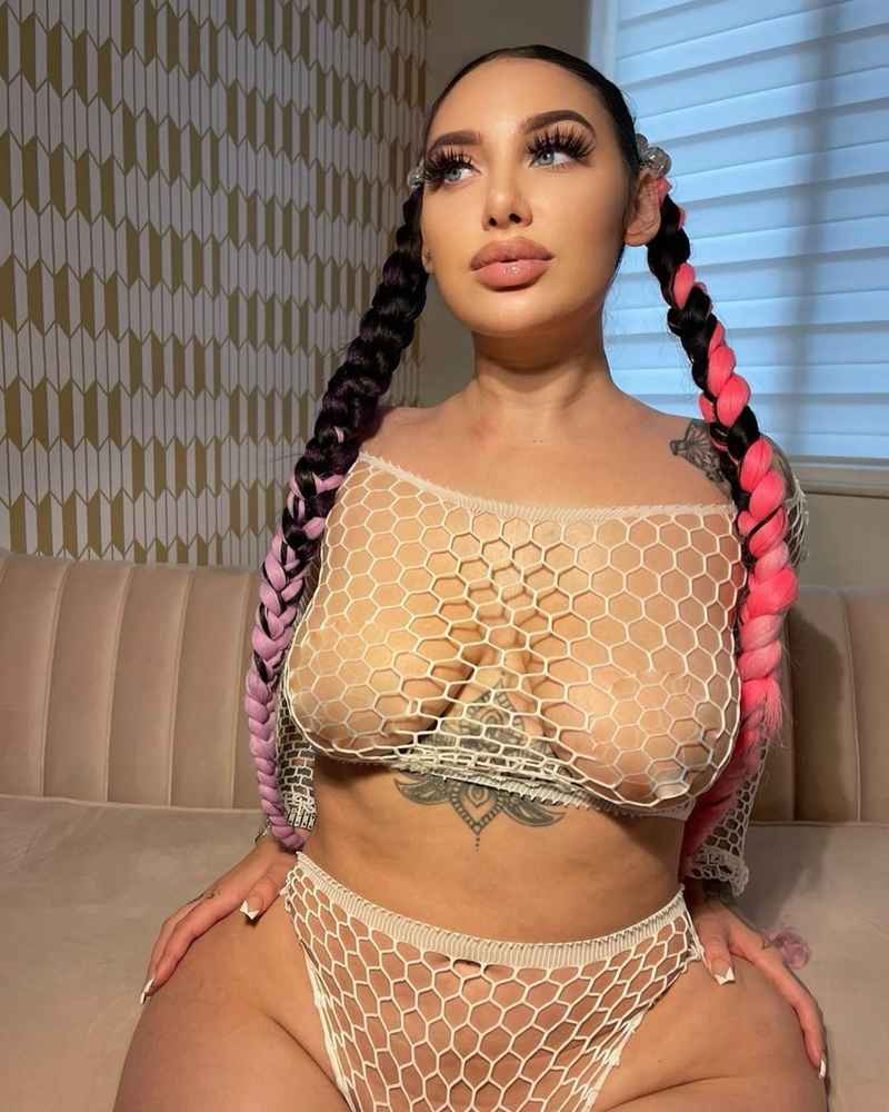 Solene - mature companion