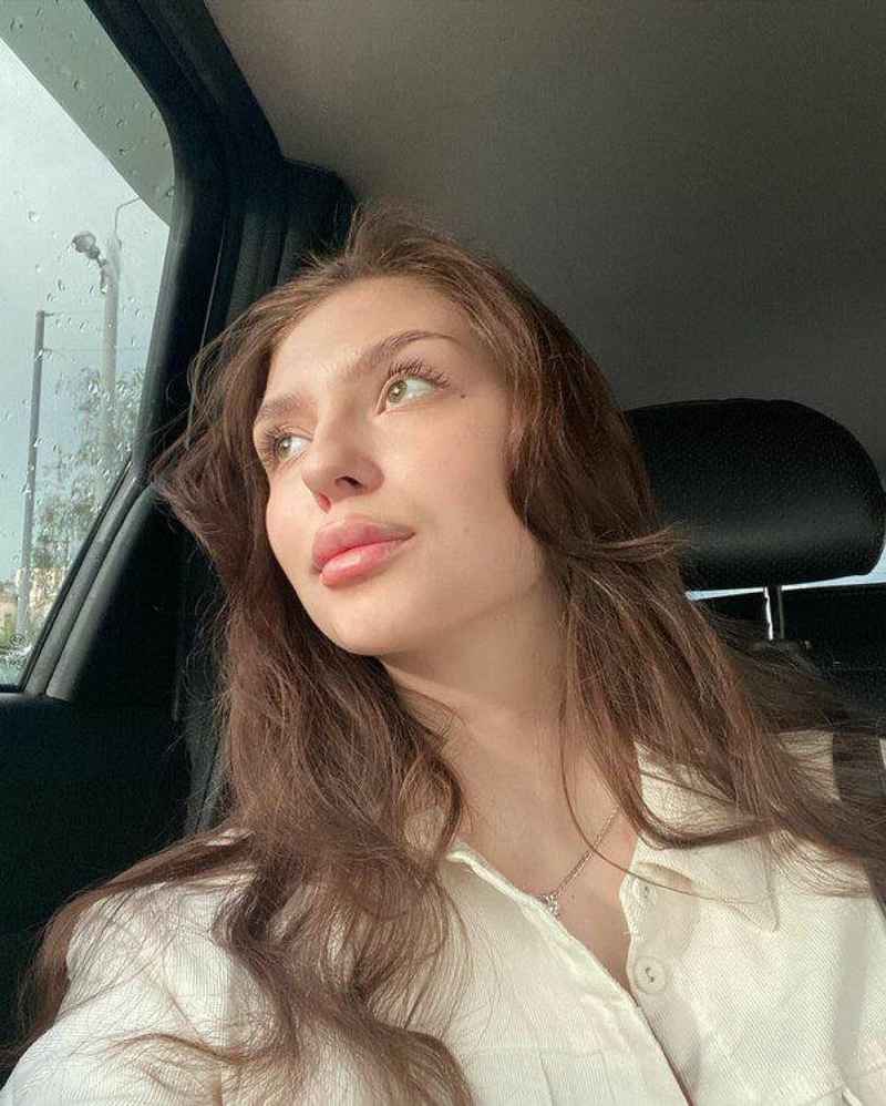 Tracy - independent companion