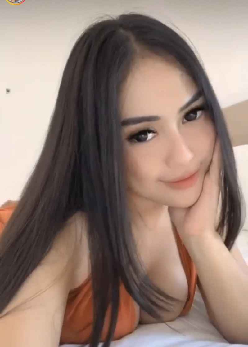 Elise - independent companion