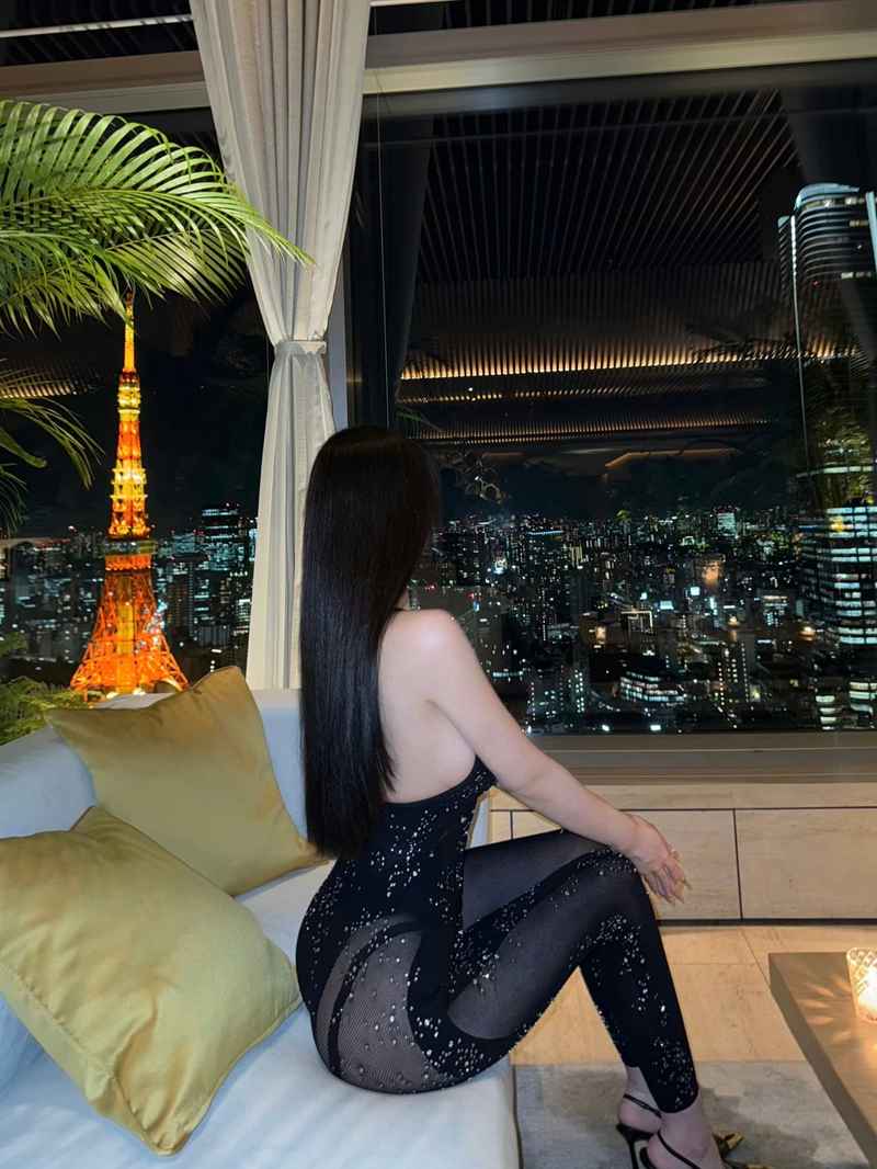 Crystal - outcall available