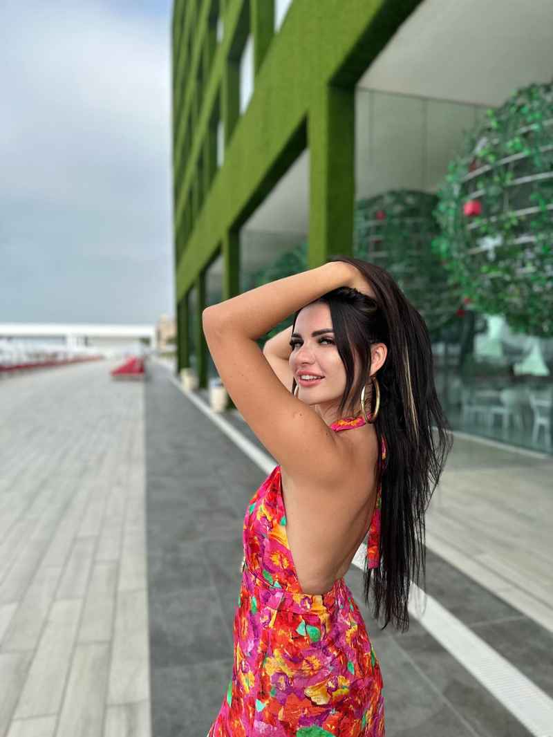 Fleur - independent companion
