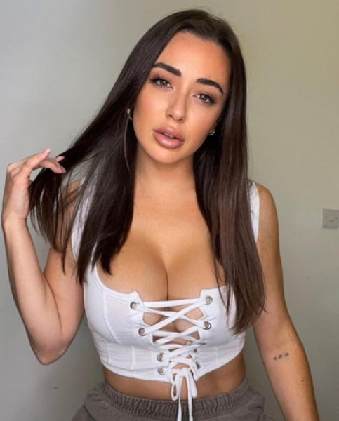 Danielle - mature companion