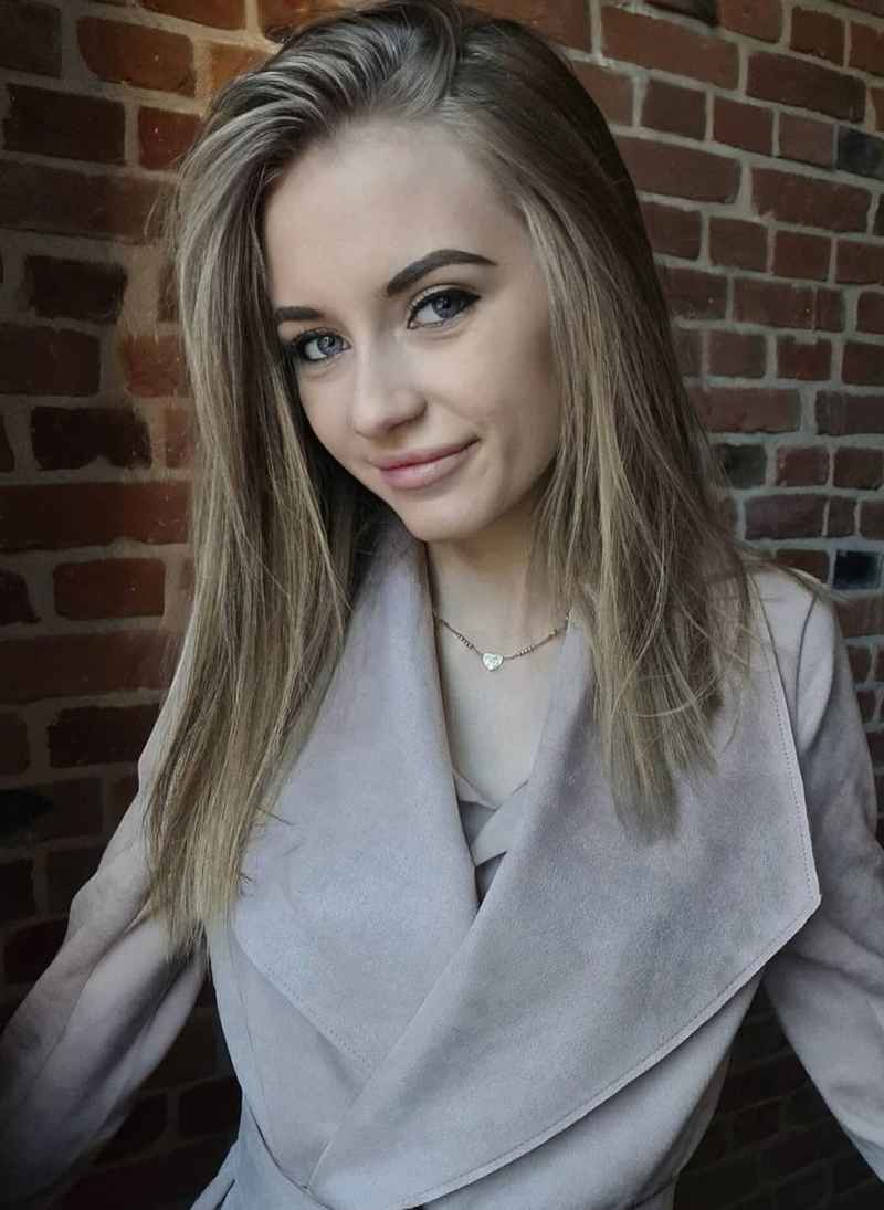 Jazlyn - mature companion