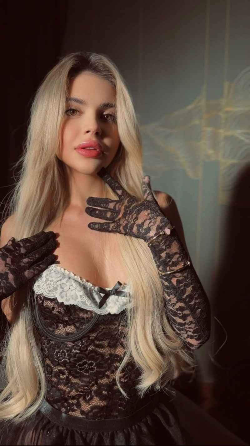 Erin - mature companion