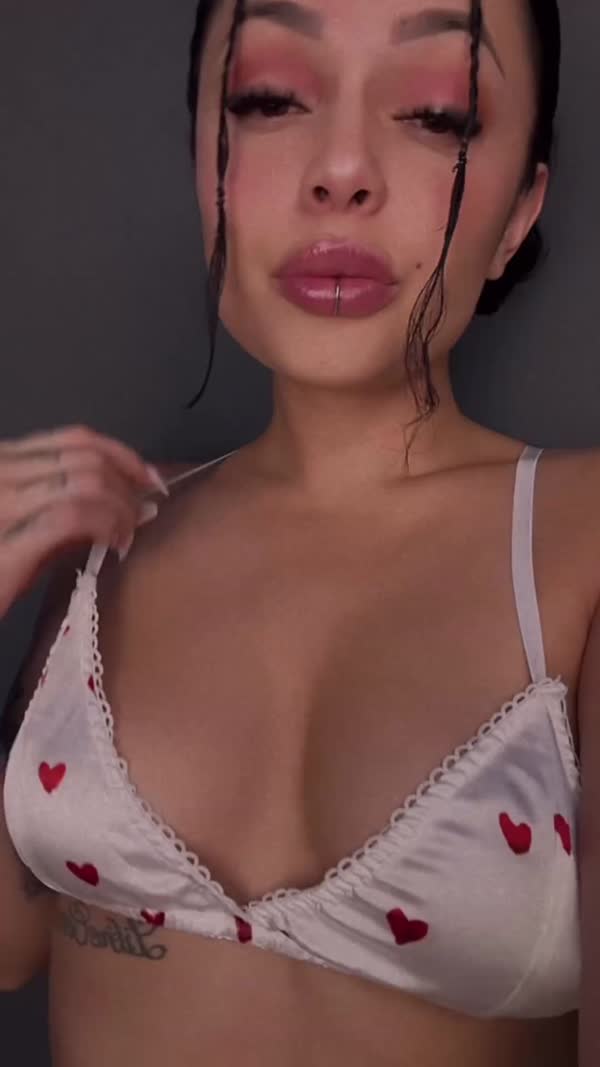 Anaelle - available now