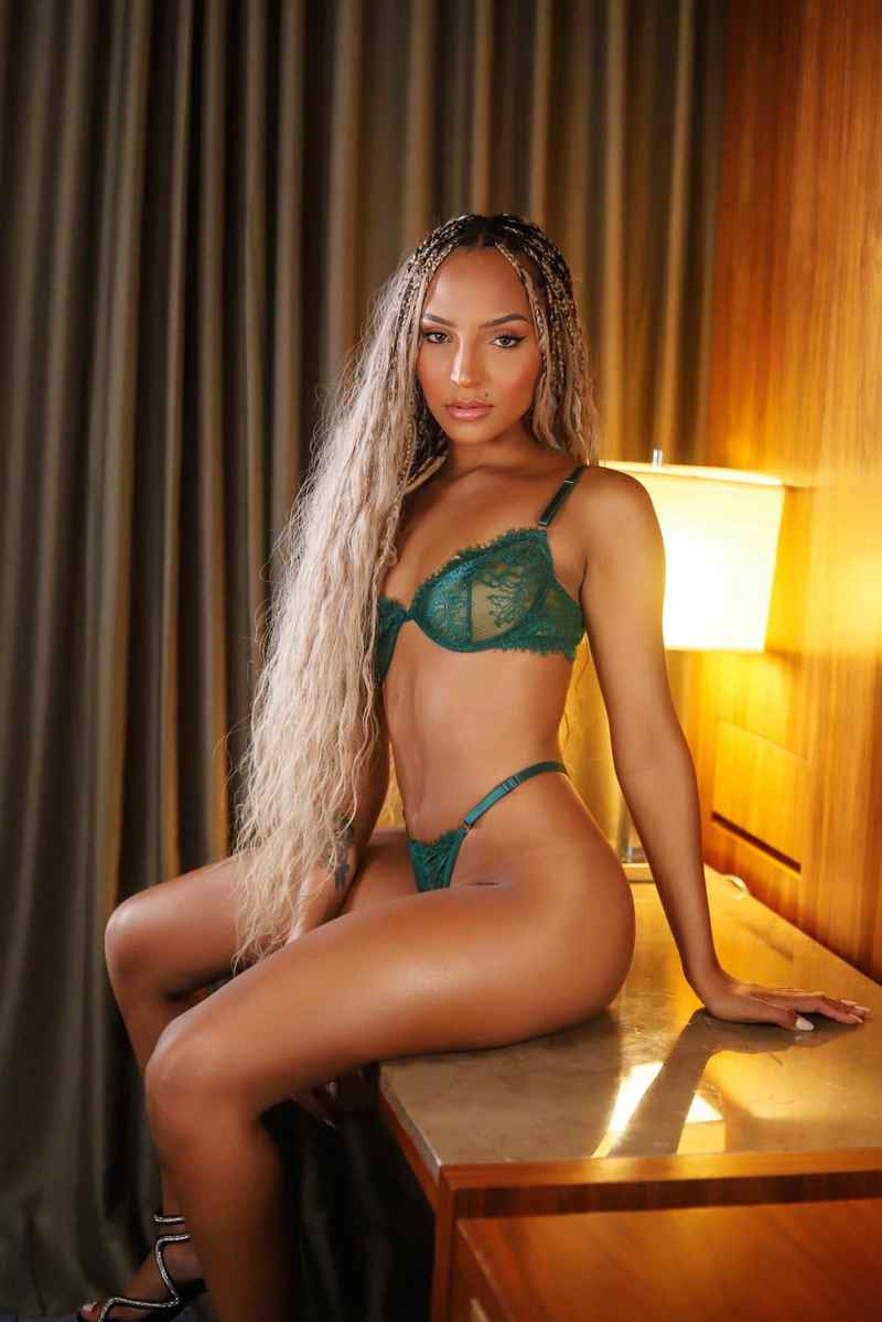 Estelle - new in town