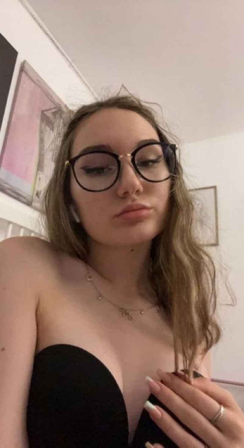 Nanette - outcall available