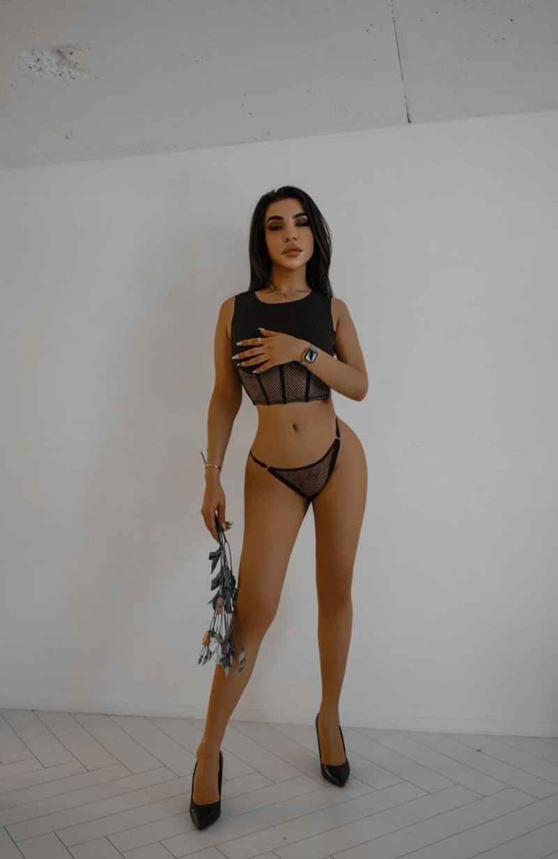 Roxane - discreet meetings