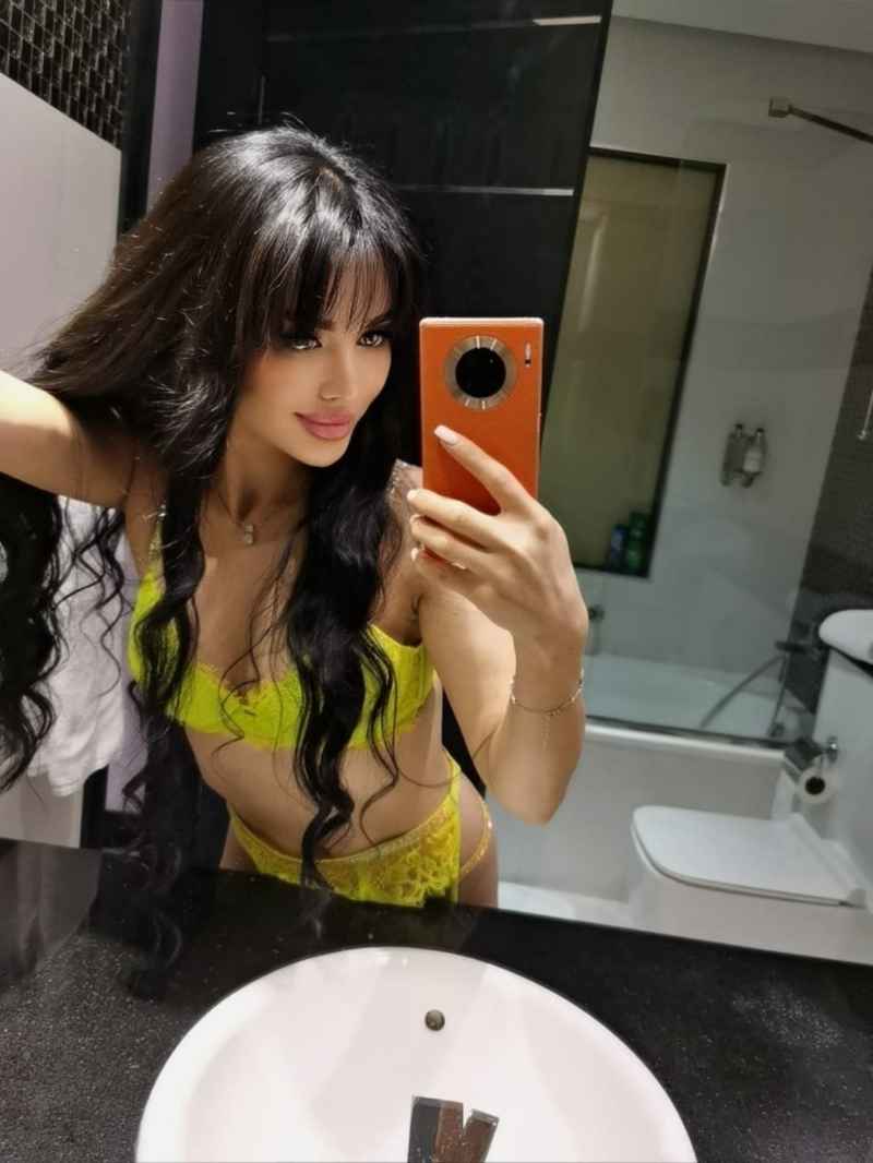 Aisling - brunette