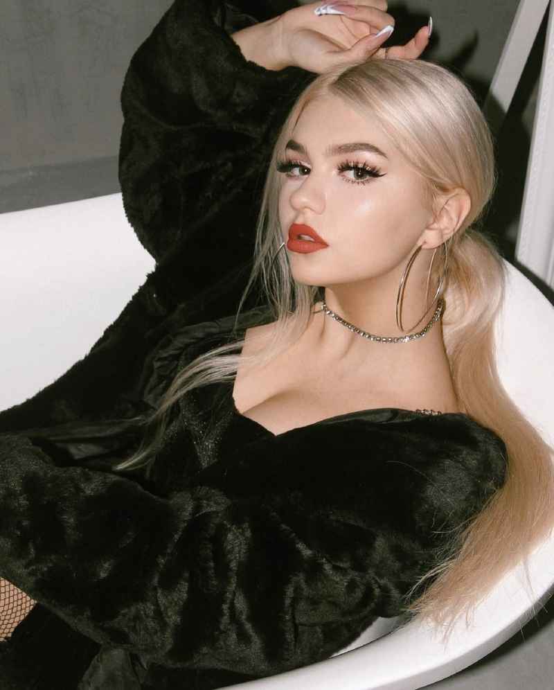 Nina - local girl