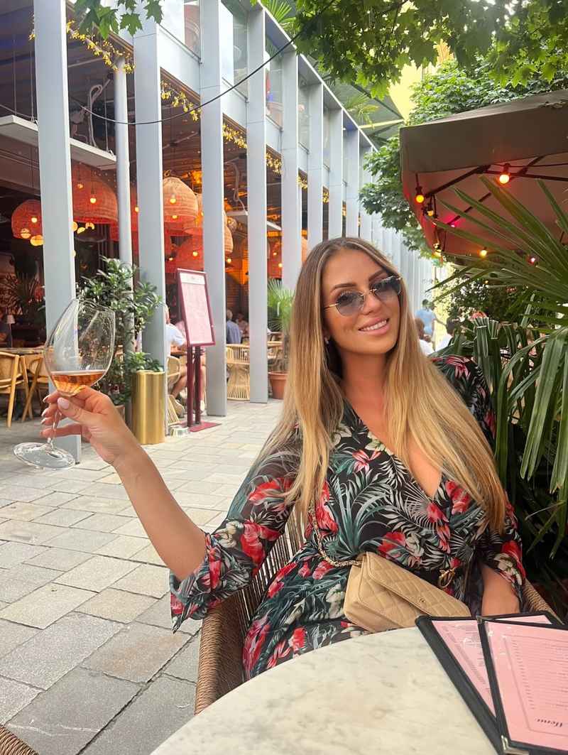 Yvonne - petite