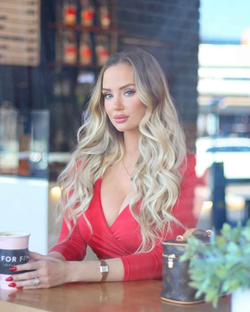 Margaux - open minded