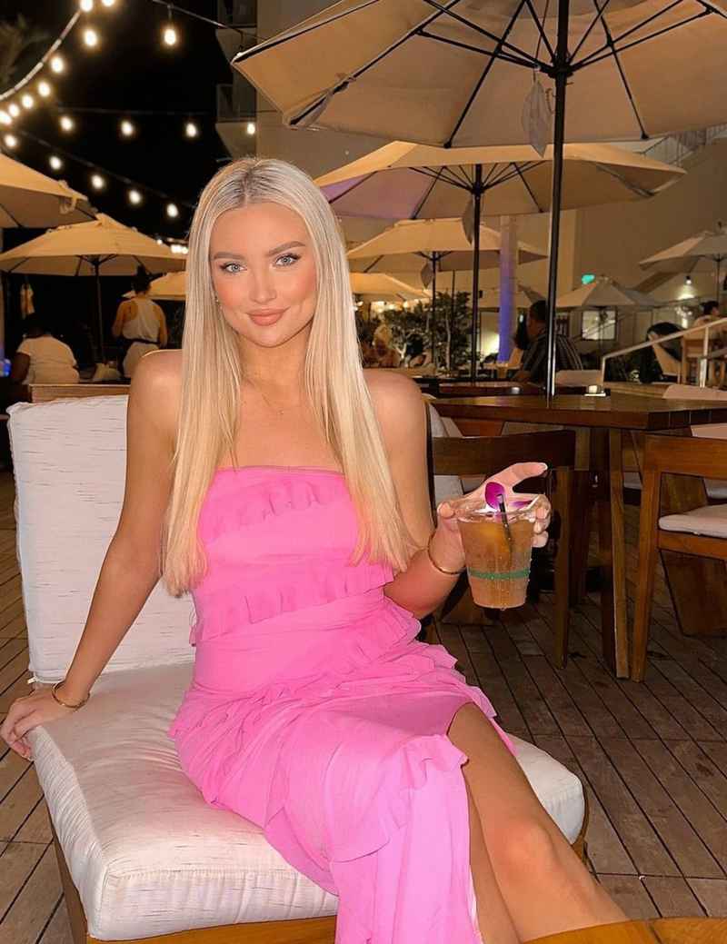 Mia - new in town
