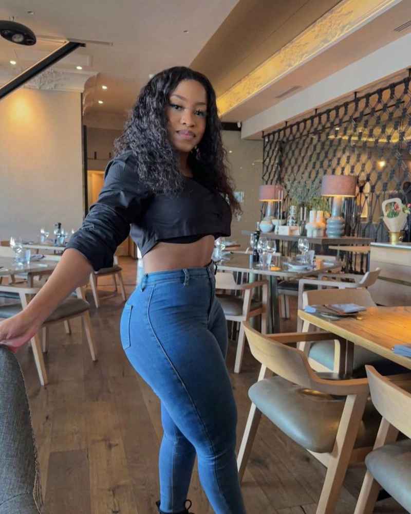 Hazel - curvy