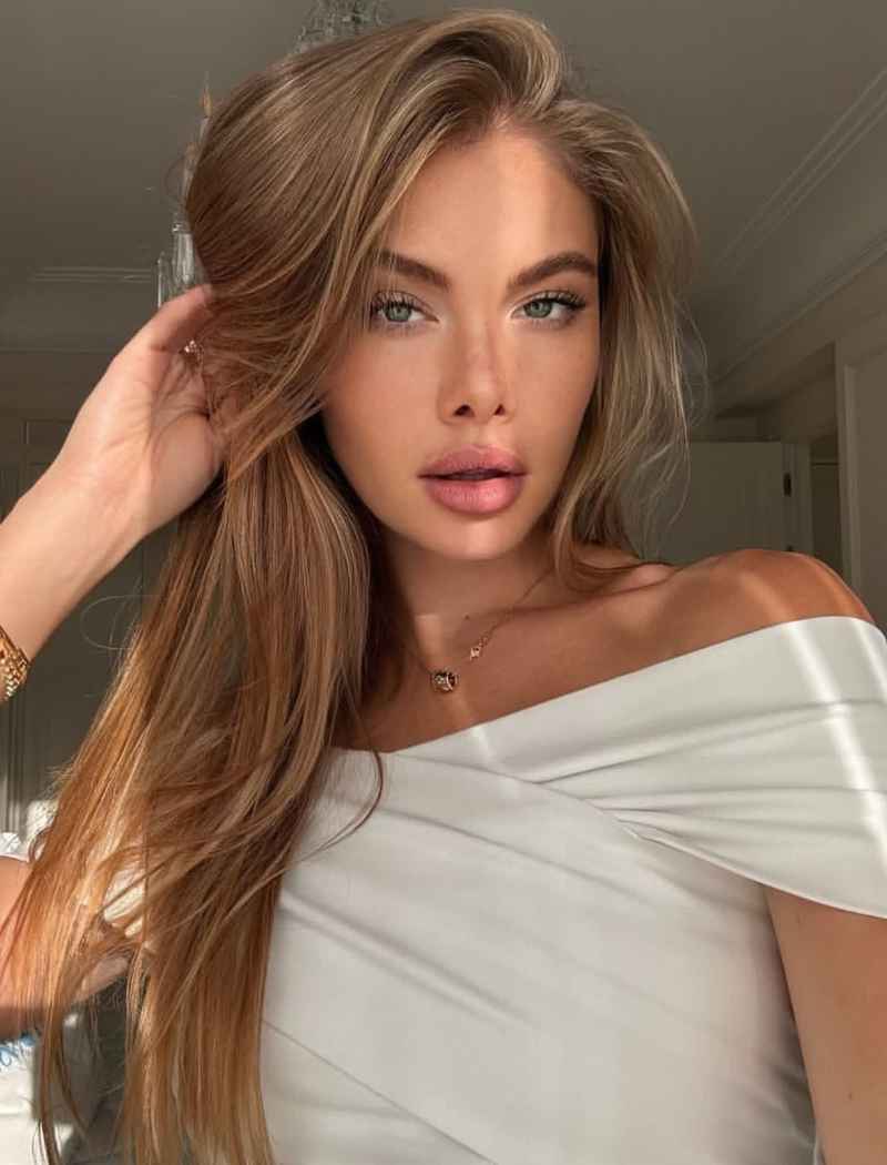 Stacy - curvy