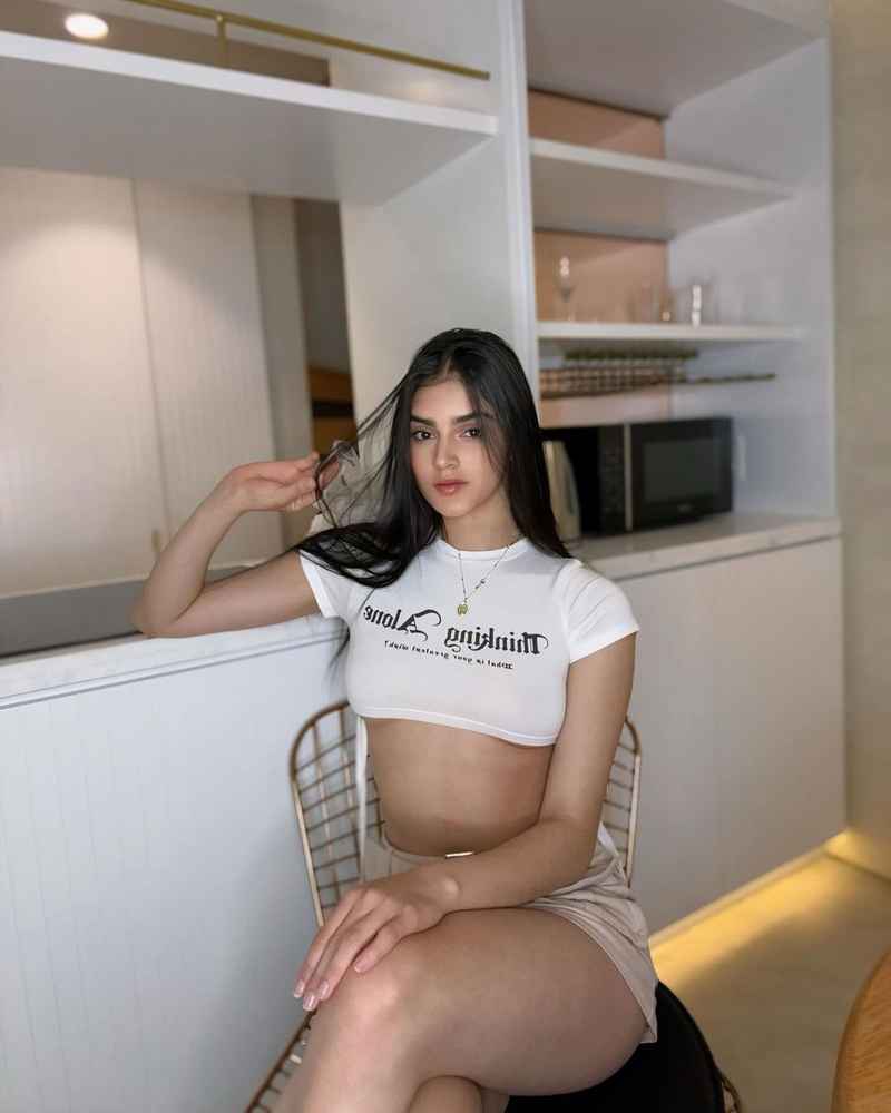 Sienna - discreet meetings