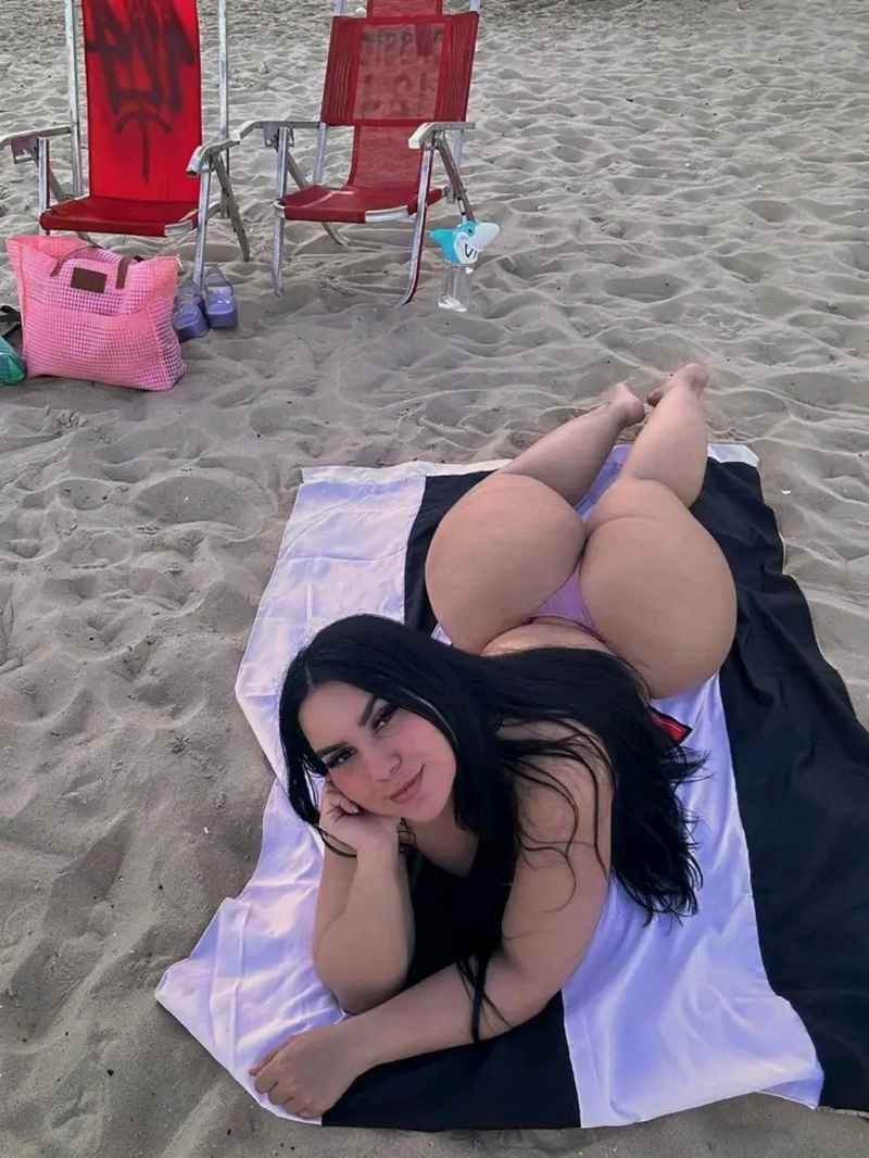 Estelle - curvy