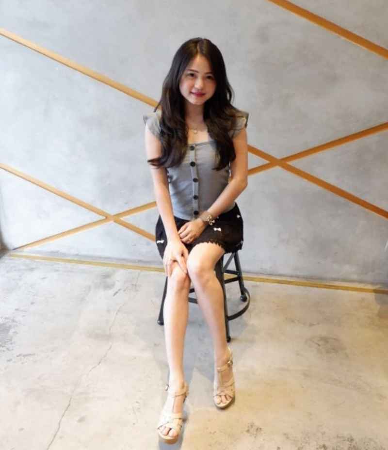 Antoinette - independent companion