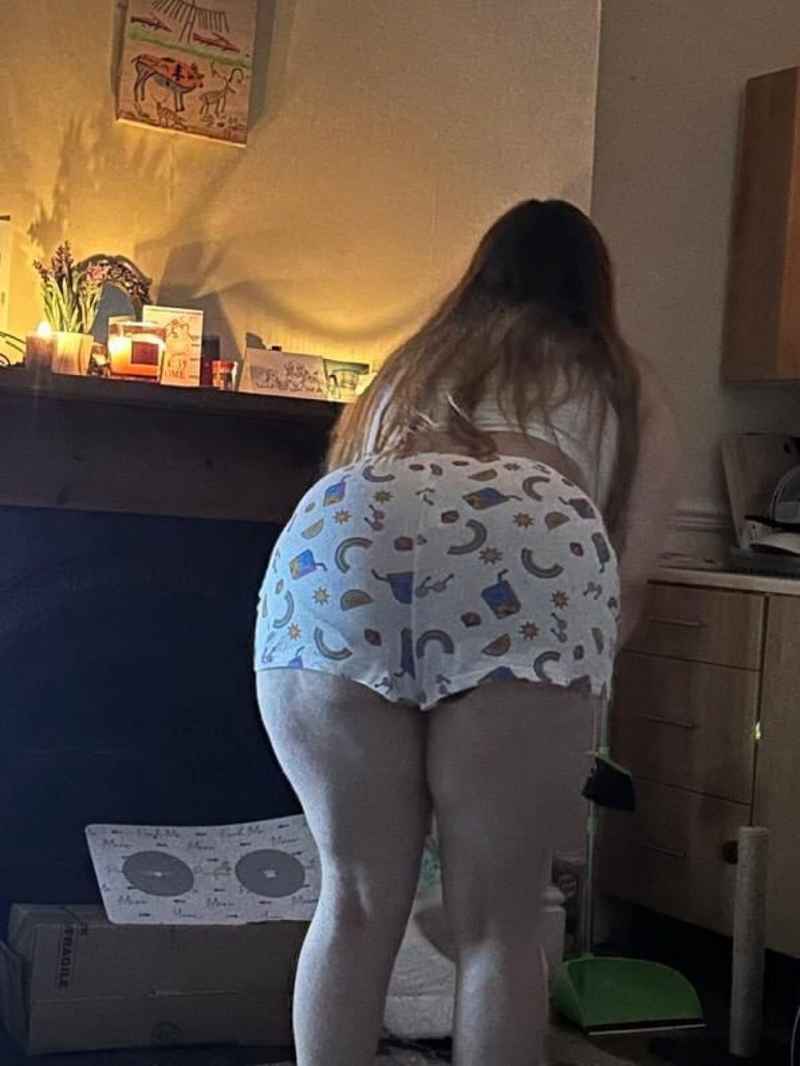 Zoe - independent companion