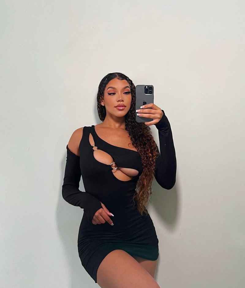 Ava - petite
