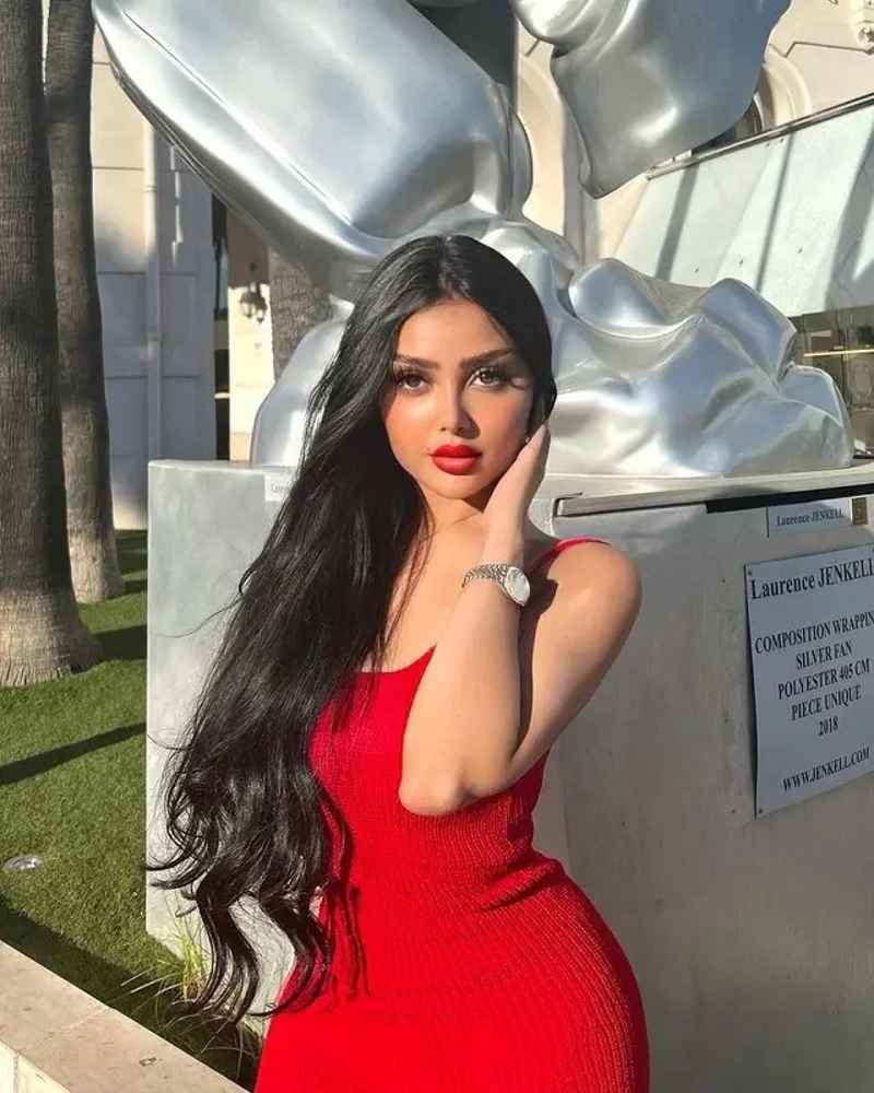 Esme - curvy