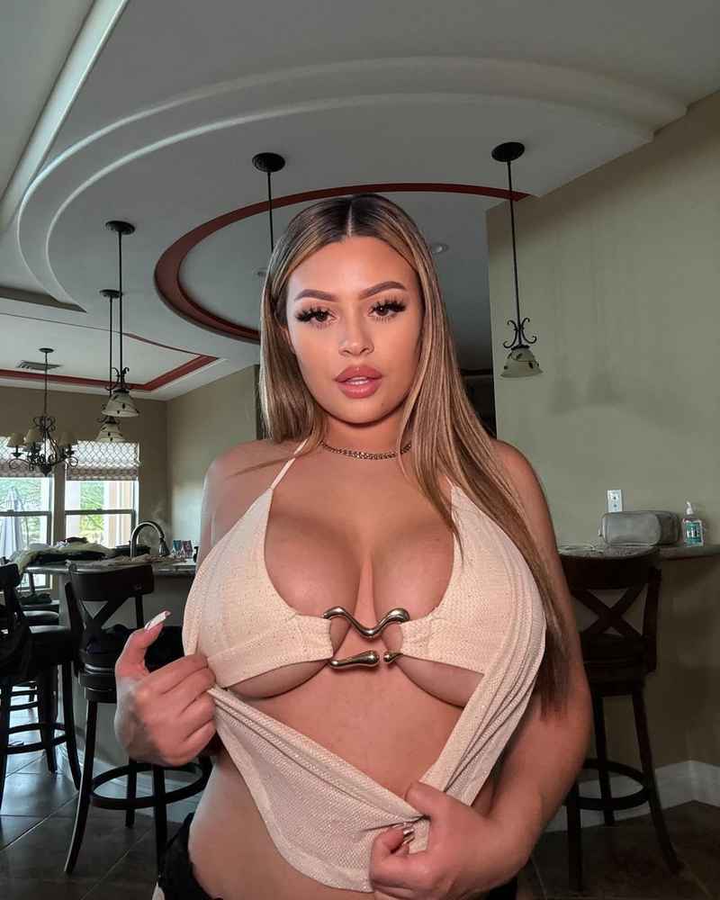Veronique - curvy