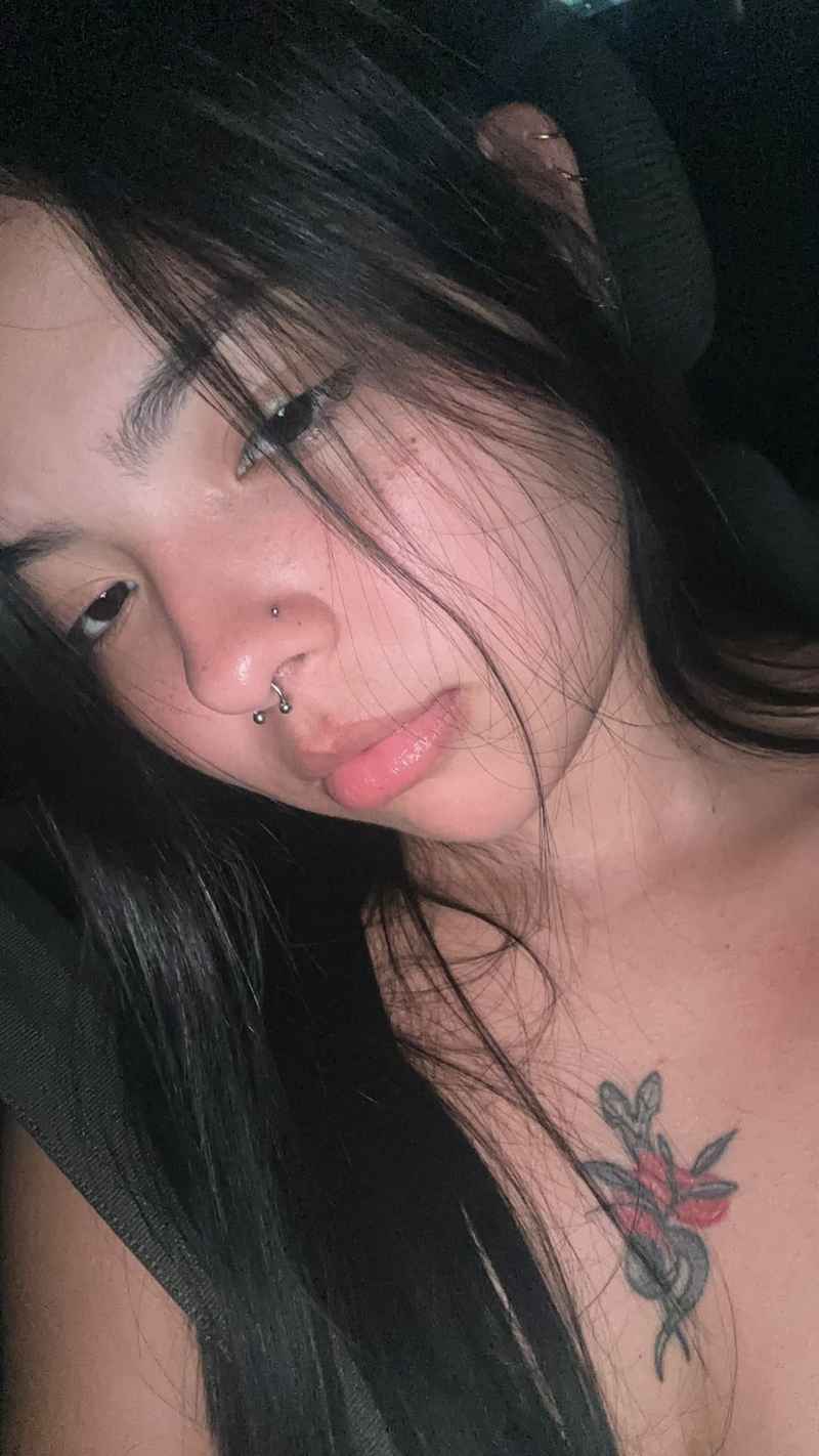 Eleonore - outcall available