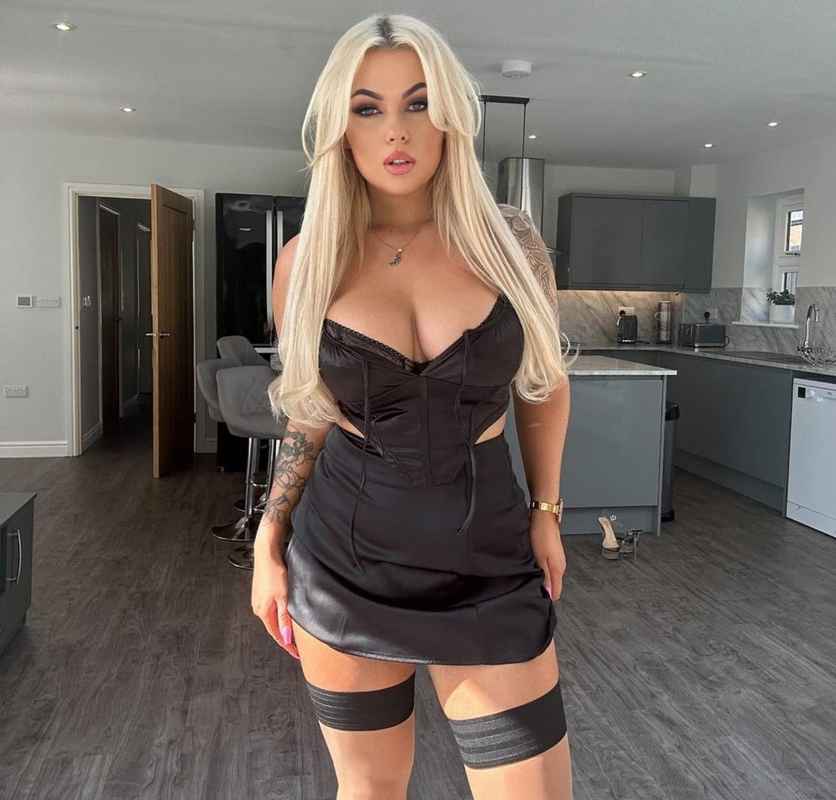 Lila - curvy